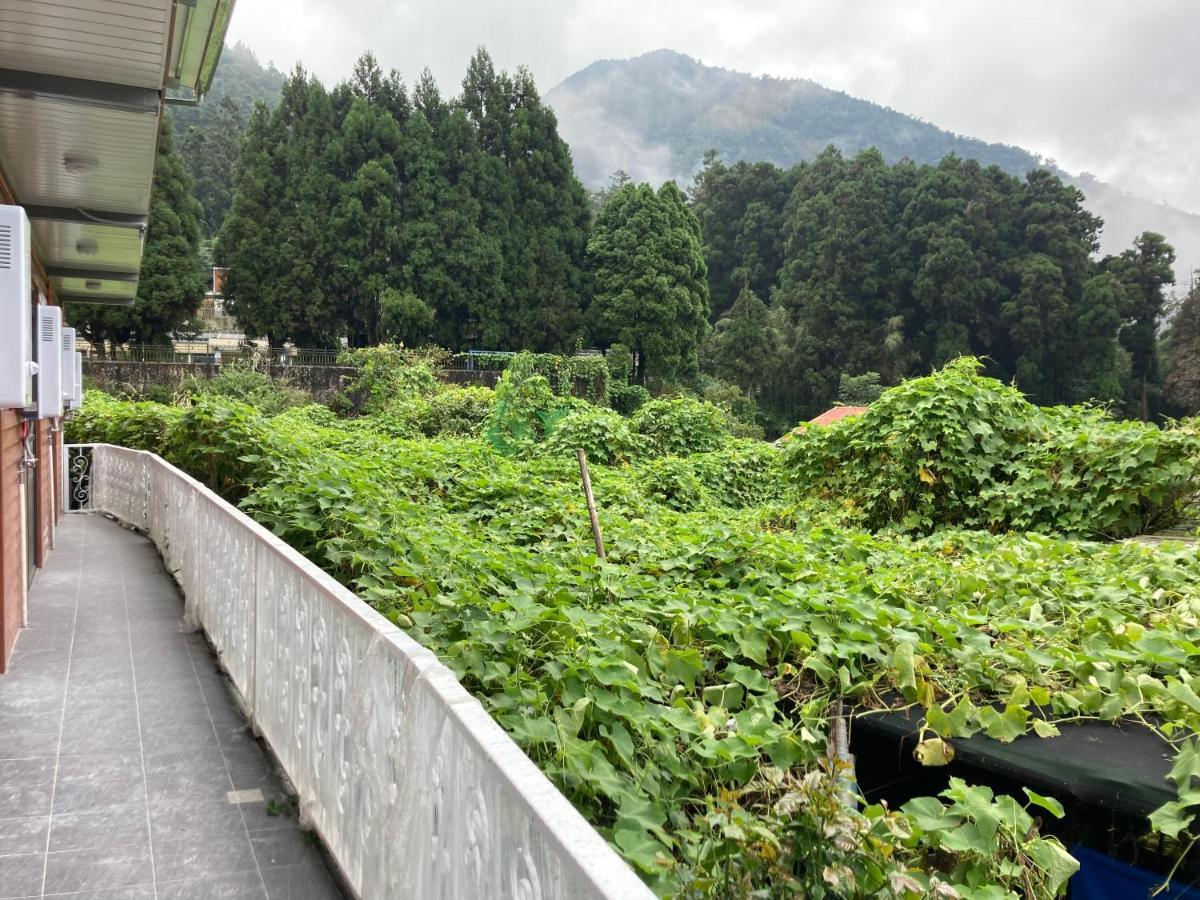 老老街 誠君民宿 Fenchihu Buitenkant foto