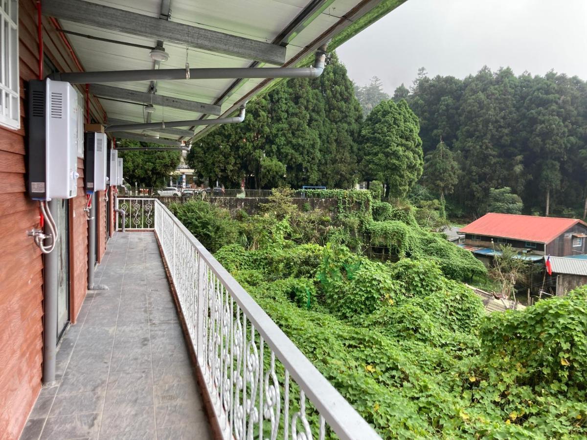 老老街 誠君民宿 Fenchihu Buitenkant foto